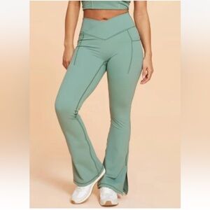 Blogilates Women's Crisscross High-Rise
Flared Leggings Hedge Green Size XS